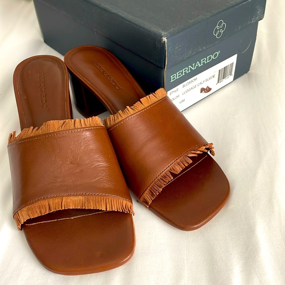 BERNARDO Blossom Sandal 10